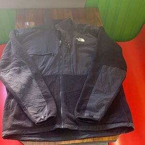 The North Face Black Lightweight Fleece Jacket - Men